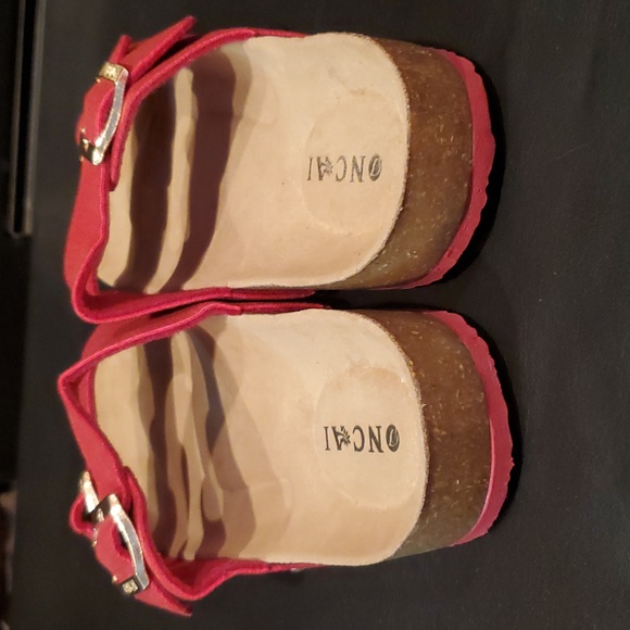 Oncai Sandals - Picture 3 of 9